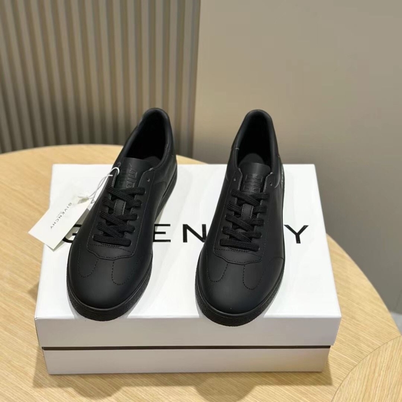 Givenchy Sneakers